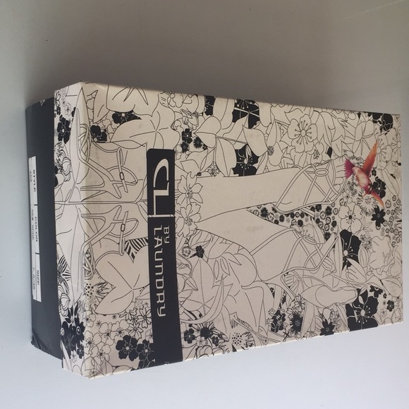 Ada style Chinese Laundry - Picture 14 of 16